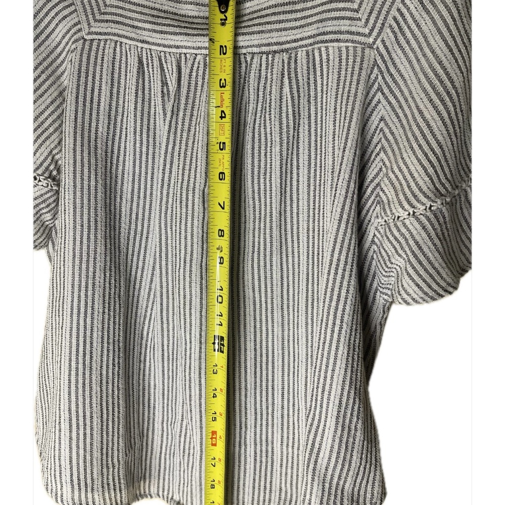 Universal Thread Black and White Striped Sleeve Blouse Women’s size Medium - Picture 5 of 8